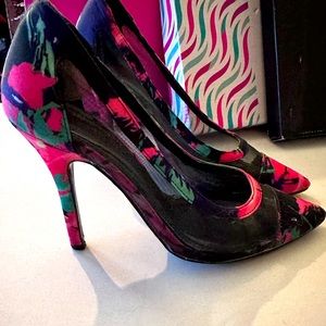 Multicolor heels